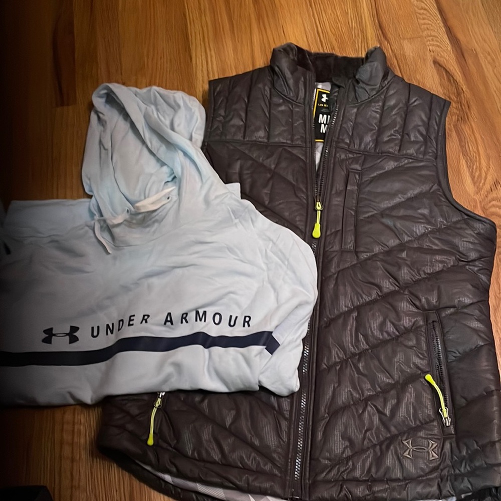 Hooded sweatshirt and vest..2 pieces!